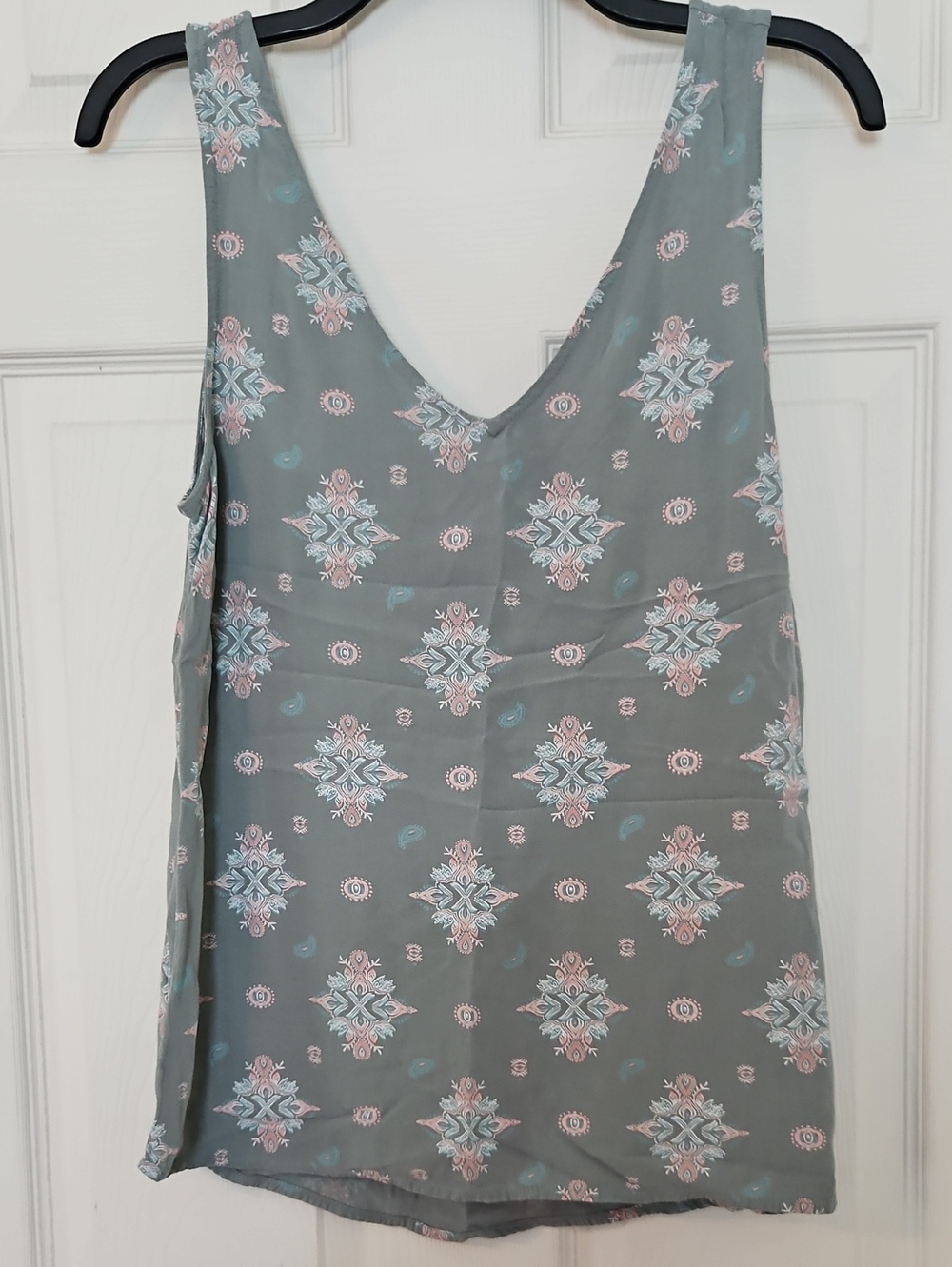 SO Gray Floral Patterned Tank Top with Pink & Light Blue Accents